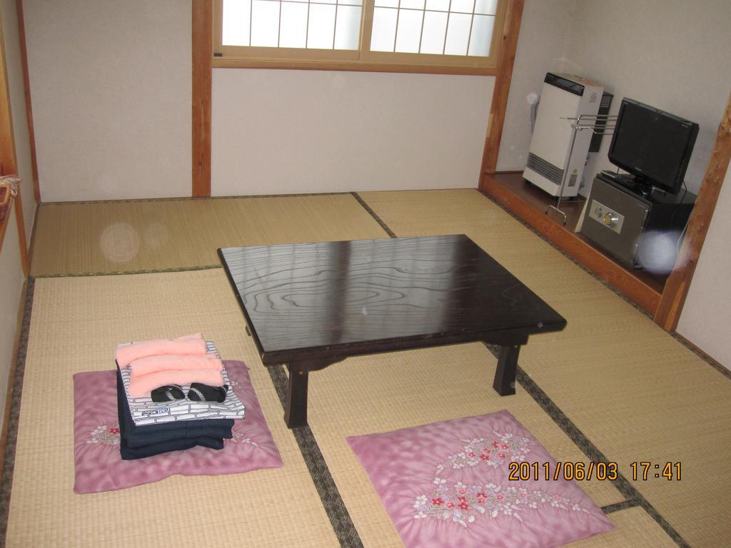 Apple Inn Takasaka Nozawaonsen Exterior foto